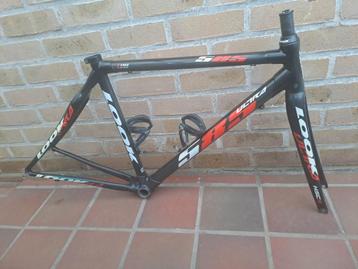 Carbon LOOK 585 ULTRA racefietsframe, kopserie incluis. beschikbaar voor biedingen