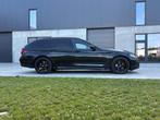 BMW 530e Xdrive M pakket pano innovation laser *Full Black*, Auto's, BMW, Automaat, 4 cilinders, Alcantara, Zwart