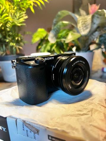 Sony A6000 + Kit lens 16-50mm beschikbaar voor biedingen