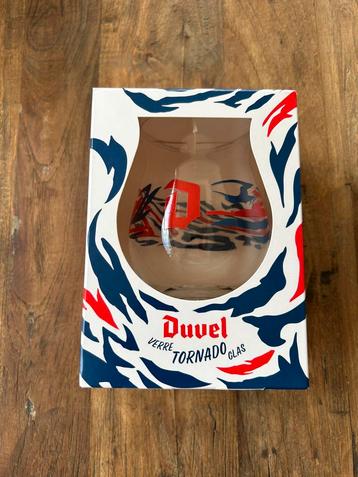 Tornado duvel glas beschikbaar voor biedingen
