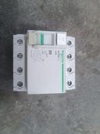 Differentieelschakelaar 40A 300ma, Ophalen of Verzenden, Gebruikt, Overige typen