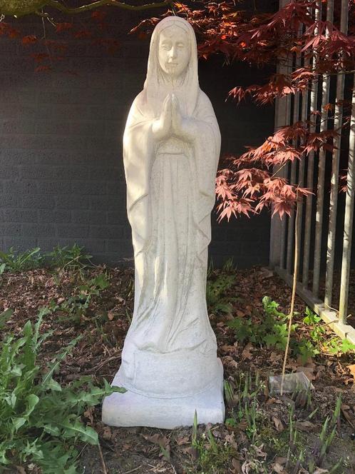 Moeder Maria / Mother Mary, groot vol stenen beeld., Tuin en Terras, Tuinbeelden, Mensenbeeld, Steen, Ophalen of Verzenden