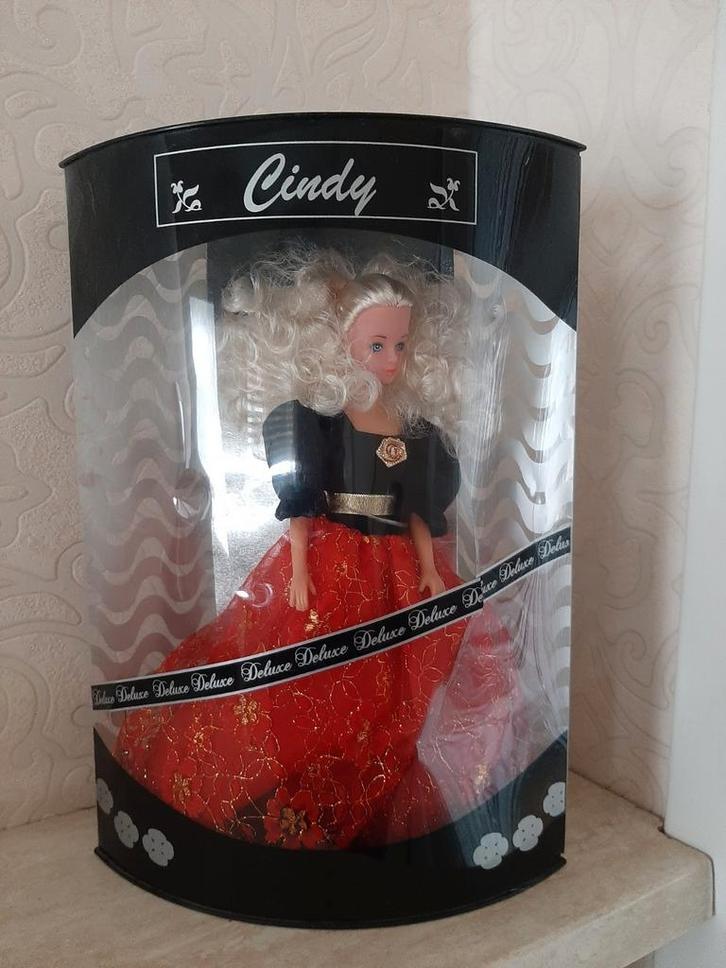Vintage Cindy pop Deluxe in originele doos, Verzamelen, Poppen, Zo goed als nieuw, Pop, Ophalen of Verzenden