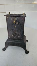 Antieke kippenspitten, Enlèvement