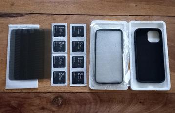 Apple iPhone 12mini/13mini 2 coques & 4 écrans protect neufs beschikbaar voor biedingen