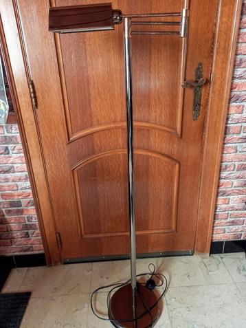 staande lamp 10€ beschikbaar voor biedingen