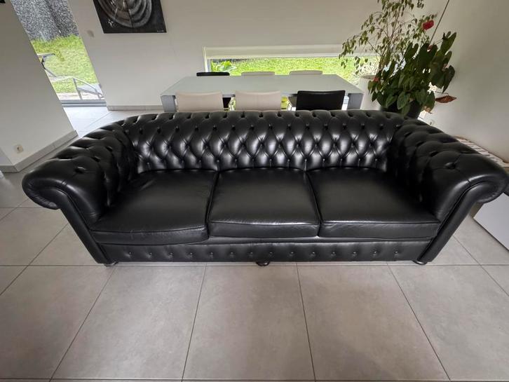 Lederen Chesterfield zetel, Huis en Inrichting, Zetels | Zetels, Gebruikt, Rechte bank, Driepersoons, 100 tot 125 cm, Leer, Ophalen