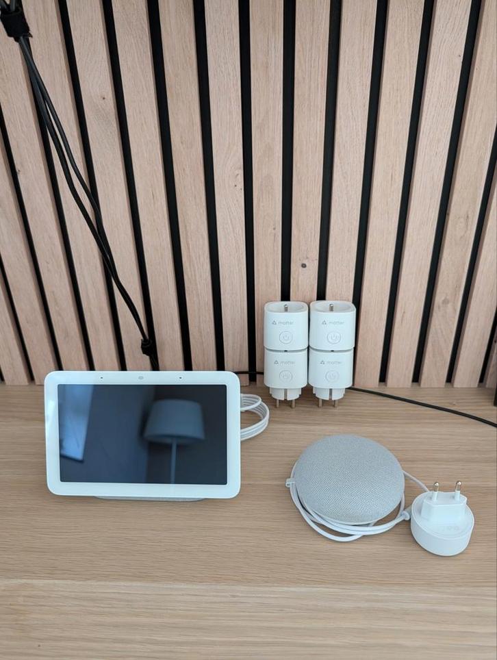 Ensemble Google (Nest Hub2 + Nest Mini + 4 prises connectée), Audio, Tv en Foto, Luidsprekerboxen, Zo goed als nieuw, Ophalen of Verzenden