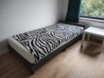 1 Person bed met matras, Huis en Inrichting, Ophalen, Zo goed als nieuw