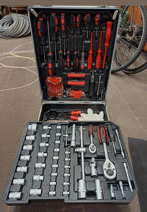 250 stuks gereedschapskist/trolley in nieuwstaat, Doe-het-zelf en Bouw, Gereedschapskisten, Zo goed als nieuw, Gevuld, Ophalen