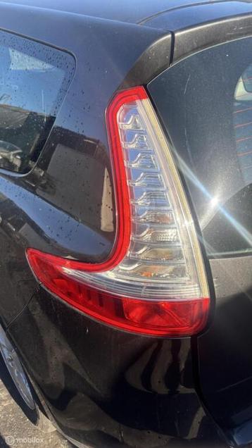 Achterlicht links Renault Scenic III ('08-'16) beschikbaar voor biedingen