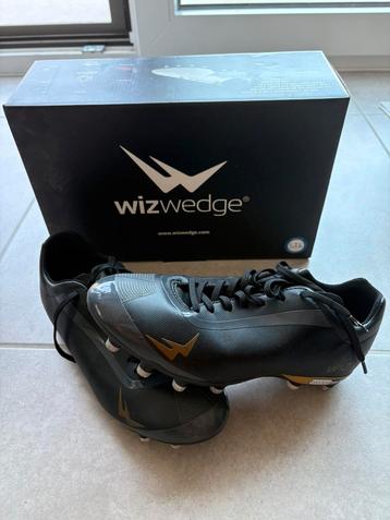 Voetbalschoenen met spikes - Maat 40 beschikbaar voor biedingen