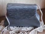 Nieuw grijs zijden handtasje met schouderriem, Enlèvement ou Envoi, Neuf, Gris, Sac à bandoulière