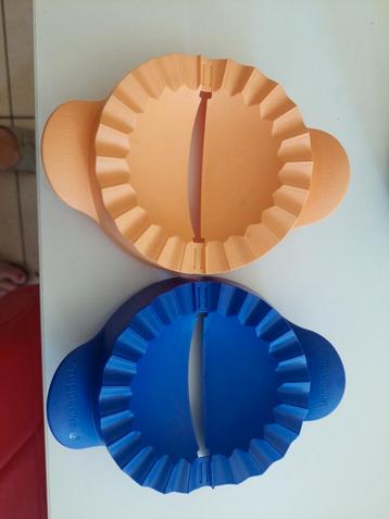 Twee Tupperware ravioli makers beschikbaar voor biedingen