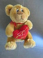 nieuwe knuffel met hart, Kinderen en Baby's, Speelgoed | Knuffels en Pluche, Ophalen of Verzenden, Nieuw, Beer