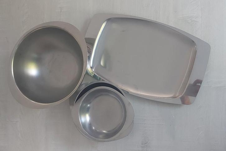 Lot assorti : 1 plateau, 2 plats, 1 soupière en Inox, Maison & Meubles, Cuisine | Vaisselle, Utilisé, Récipient(s), Autres styles