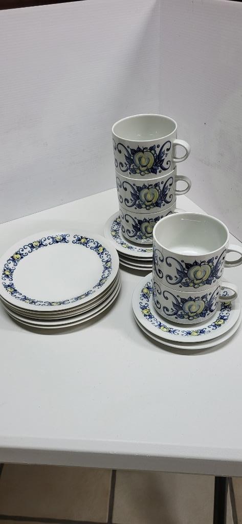 Borden en tassen porselein Villeroy & Boch, Huis en Inrichting, Keuken | Servies, Zo goed als nieuw, Kop(pen) en/of Schotel(s)