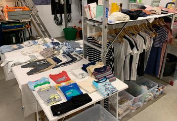 Zwangerschap/borstvoeding/babykleding beschikbaar voor biedingen