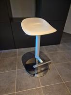 2 hoge barkrukken, Ophalen, In hoogte verstelbaar