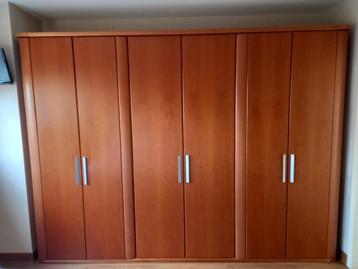 Slaapkamer set (bed + kast + nachtkastjes) beschikbaar voor biedingen