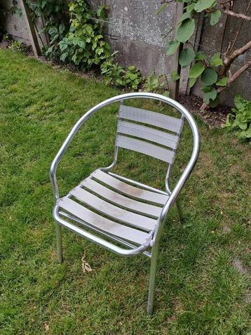 2 tuinstoelen beschikbaar voor biedingen