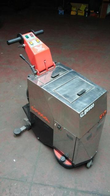 Schrobzuigmachine beschikbaar voor biedingen