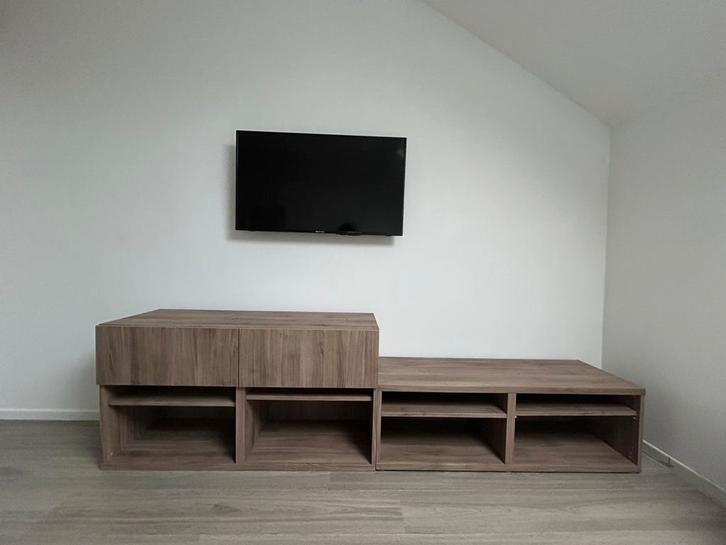 Ikea Besta meuble tv/ commode couleur chêne gris/beige, Maison & Meubles, Armoires | Mobilier de télévision, Comme neuf, Chêne