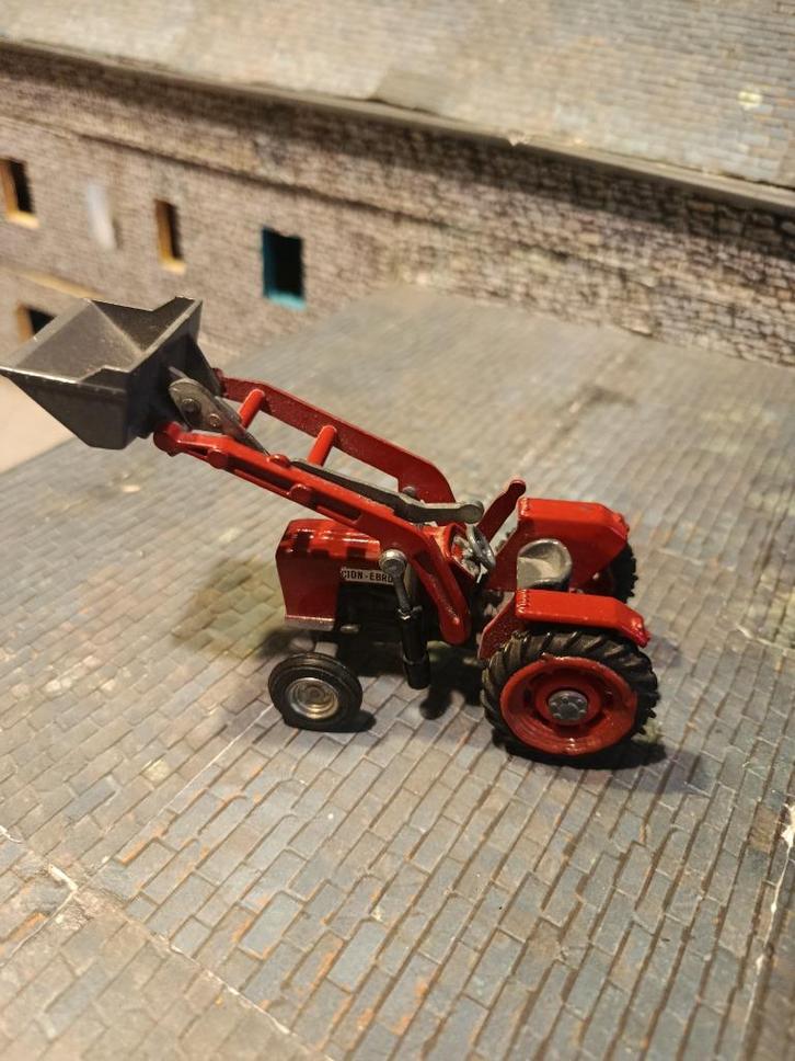 Ebro Joal tractor met lader, Hobby en Vrije tijd, Modelauto's | 1:32, Gebruikt, Tractor of Landbouw, Joal, Ophalen of Verzenden