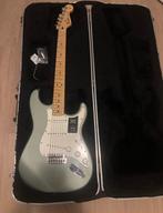 Fender Stratocaster  sage green Mexico met skb case(RUIL?), Enlèvement, Comme neuf, Solid body, Fender