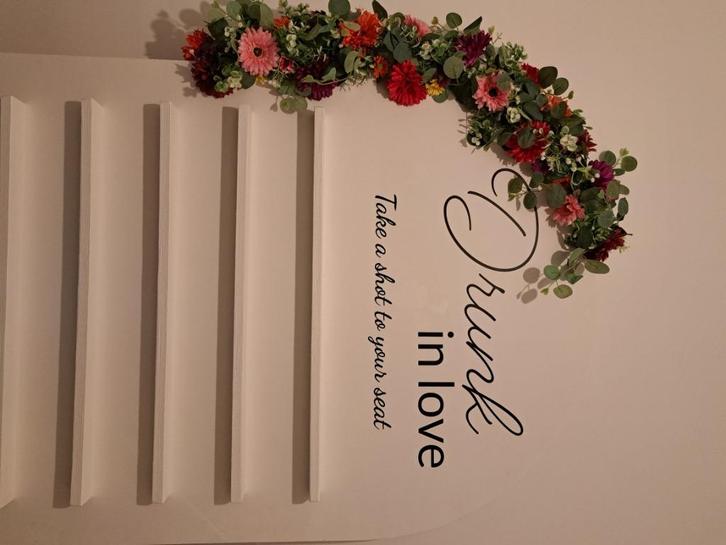 Trouw tafelindeling / Wedding seating chart, Kleding | Dames, Trouwkleding en Trouwaccessoires, Zo goed als nieuw, Accessoires