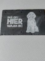 Leisteen hond 25x15 Hier waak ik, Dieren en Toebehoren, Ophalen of Verzenden, Nieuw