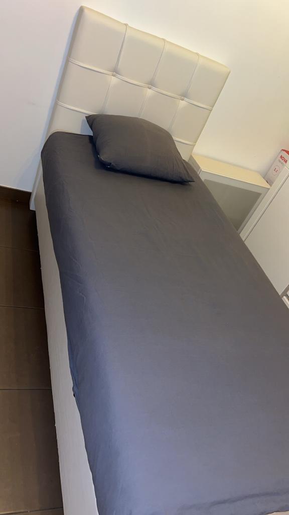 Boxspring met bergruimte 90x200 cm – met matras – wit, Huis en Inrichting, Slaapkamer | Boxsprings, Gebruikt, 90 cm, 200 cm, Eenpersoons