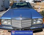 Mercedes-Benz 230CE | 1982 | Route 66 Auctions, Auto's, Oldtimers, Zwart, Mercedes-Benz, Bedrijf, Handgeschakeld