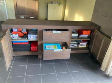 Compleet salon in eik, dus zware hout/kwaliteit! beschikbaar voor biedingen