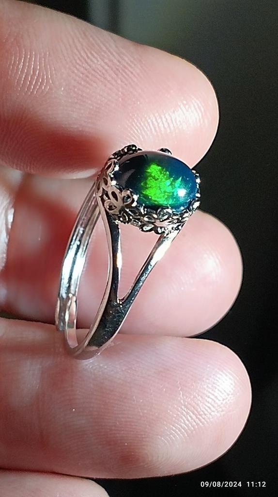 Sterling zilveren ring met zwarte opaal uit Ethiopië, Handtassen en Accessoires, Ringen, Nieuw, Dame, Overige kleuren, Zilver