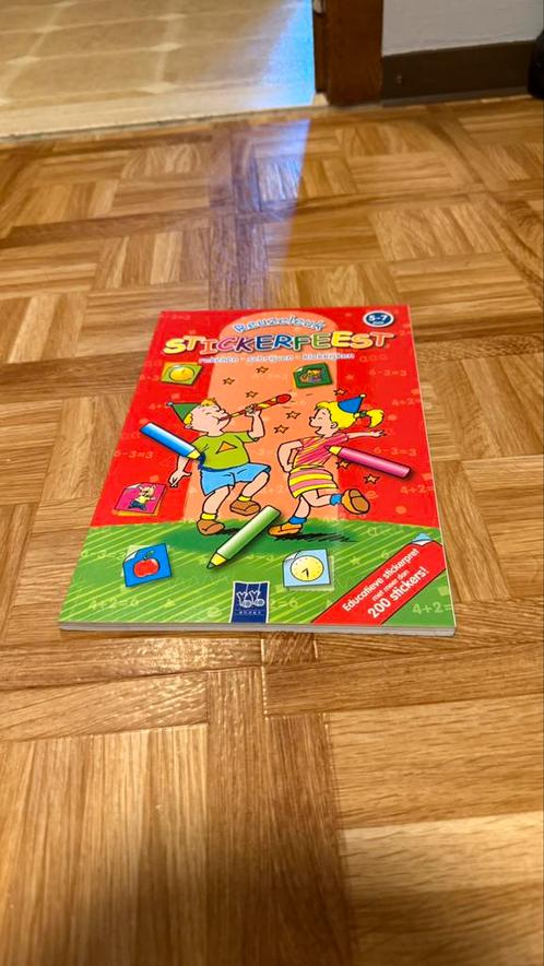 Reuzeleuk Stickerfeest! Rekenen, Schrijven & Klokkijken!, Boeken, Kinderboeken | Kleuters, Nieuw, Fictie algemeen, 5 of 6 jaar