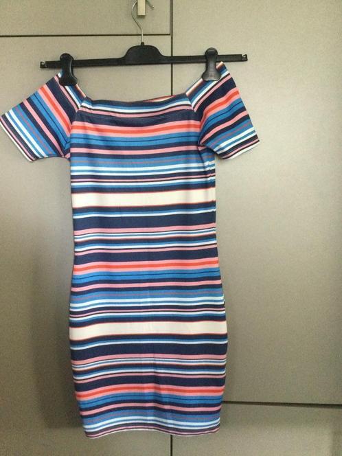 Gestreept kleedje korte mouw koopje!!!; verlaagde prijs, Kleding | Dames, Jurken, Gedragen, Maat 38/40 (M), Overige kleuren, Boven de knie