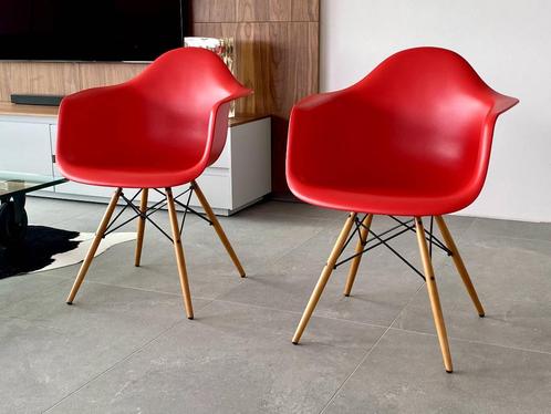 VITRA Eames DAW stoel (en), Huis en Inrichting, Stoelen, Zo goed als nieuw, Rood, Ophalen of Verzenden