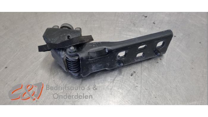 Roulette porte coulissante gauche d'un Renault Trafic (TEKNG, Autos : Pièces & Accessoires, Carrosserie & Tôlerie, Renault, Utilisé