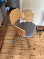 IKEA designstoel van hout en stof - goede staat, Huis en Inrichting, Ophalen, Gebruikt, Hout