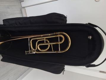 Trombonekoffer op wieltjes beschikbaar voor biedingen