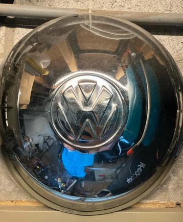 2 wieldeksels Volkswagen beschikbaar voor biedingen