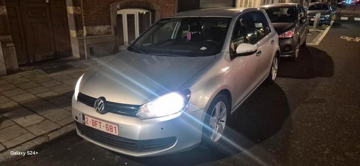 Vw Golf 6 1.6 tdi 2010 275000KM handgeschakeld 3500€, Auto's, Volkswagen, Particulier, Golf, Diesel, Euro 5, Berline, 5 deurs