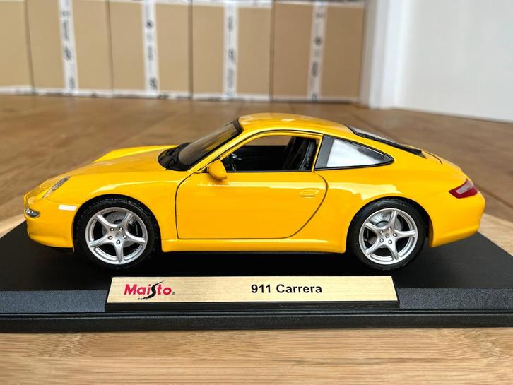 Porsche 911 Carrera 997 geel 1:18 zgan in doos ovp Maisto, Hobby en Vrije tijd, Modelauto's | 1:18, Zo goed als nieuw, Auto, Maisto