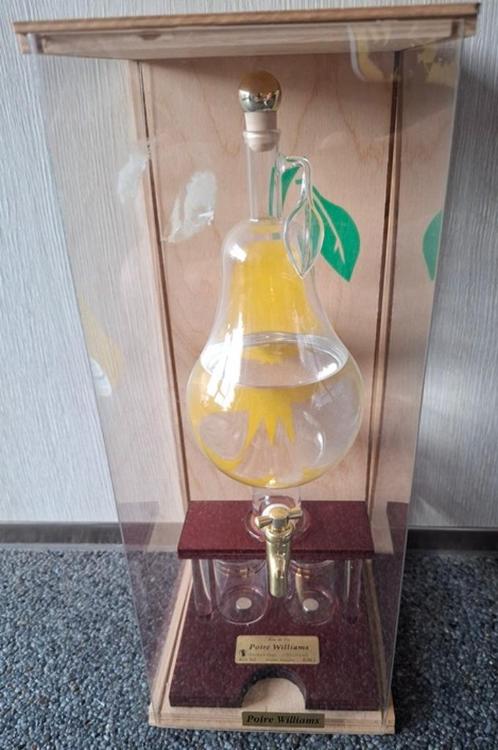 Poire Williams likeur in de vorm van een peer met glazen, Verzamelen, Wijnen, Zo goed als nieuw, Overige typen, Ophalen of Verzenden