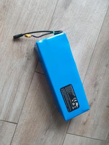 Batterie trottinette électrique velo électrique 48v, Enlèvement ou Envoi, Comme neuf