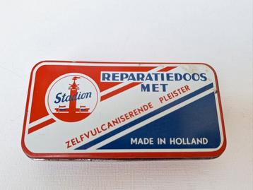 Vintage blikken reparatiedoosje fiets 'Stadion' met inhoud