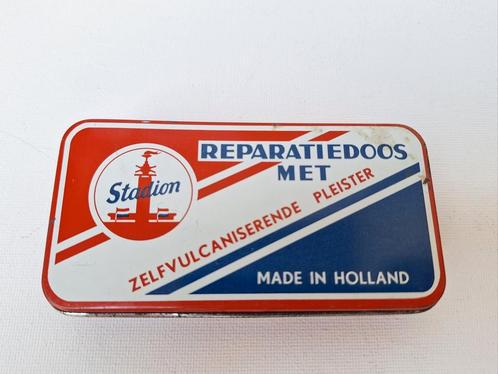 Vintage blikken reparatiedoosje fiets 'Stadion' met inhoud, Verzamelen, Blikken, Zo goed als nieuw, Ophalen of Verzenden