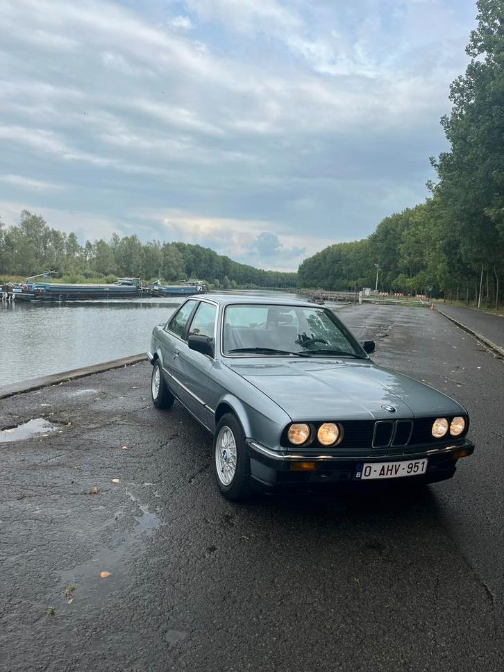 BMW E30 320I 1985, Auto's, Oldtimers, Particulier, Bluetooth, Lichtmetalen velgen, Radio, BMW, Benzine, Coupé, 2 deurs, Handgeschakeld
