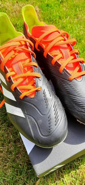 Voetbalschoenen beschikbaar voor biedingen